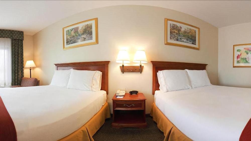 Holiday Inn Express Hotel & Suites Canton By Ihg Ngoại thất bức ảnh