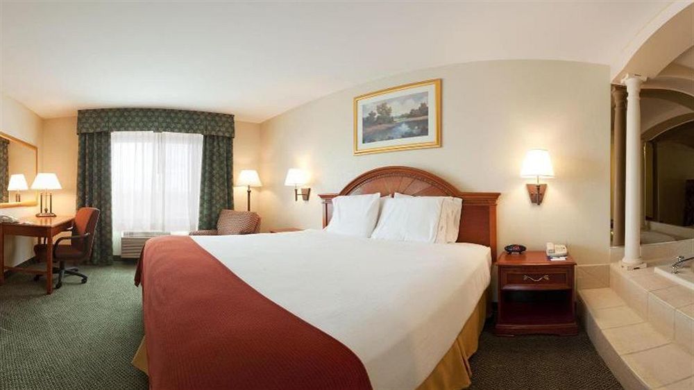 Holiday Inn Express Hotel & Suites Canton By Ihg Ngoại thất bức ảnh