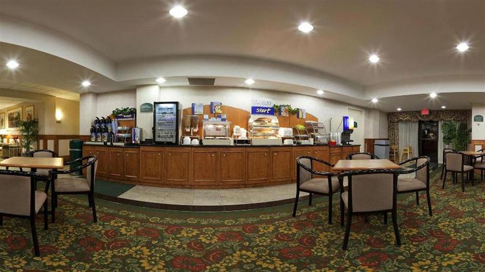 Holiday Inn Express Hotel & Suites Canton By Ihg Ngoại thất bức ảnh