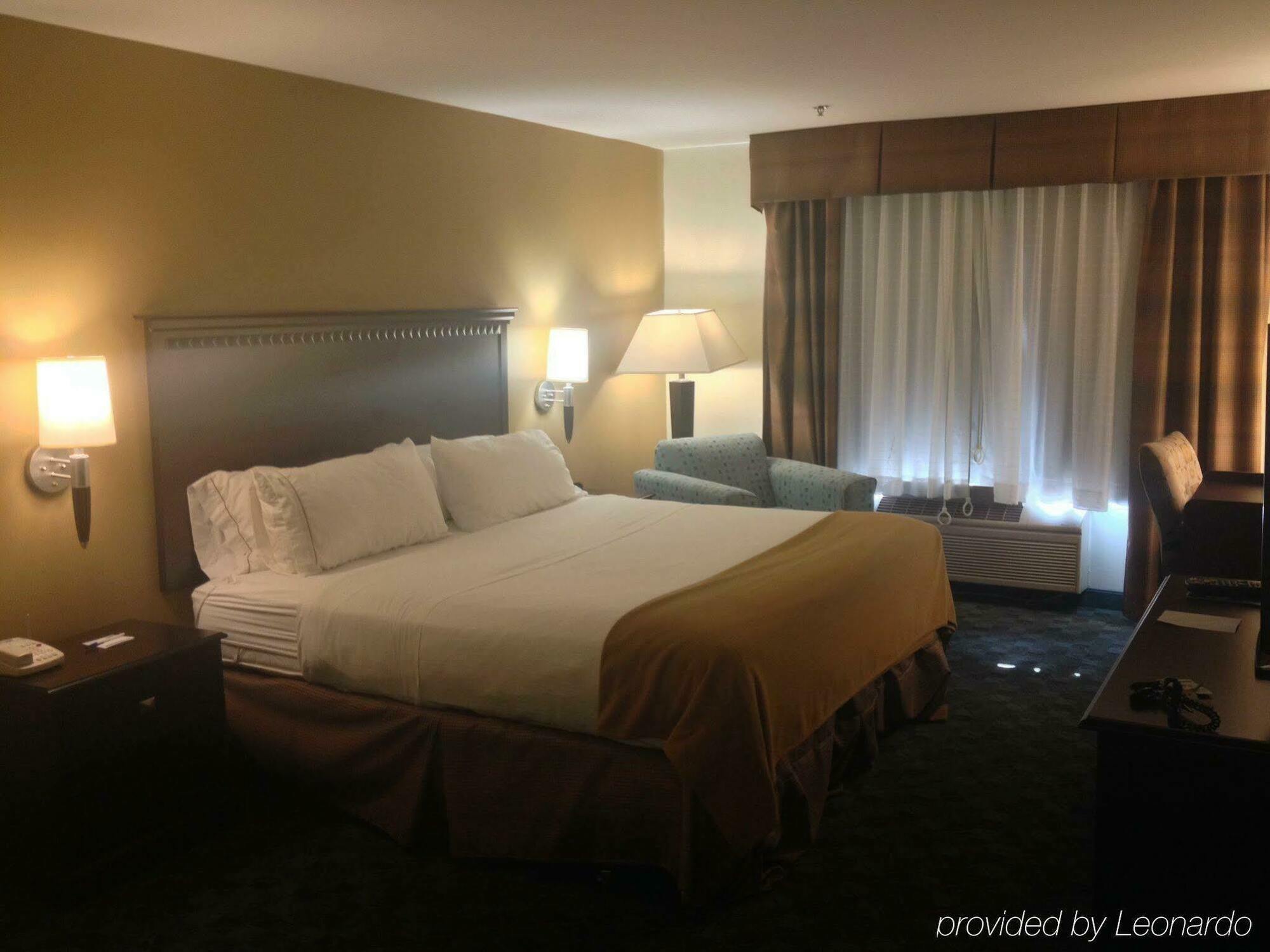 Holiday Inn Express Hotel & Suites Canton By Ihg Ngoại thất bức ảnh